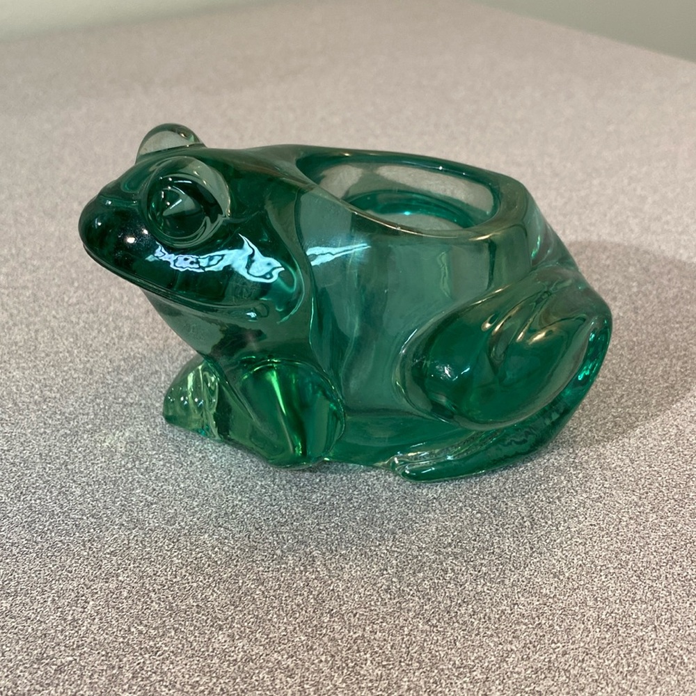Indiana Glass - Frog votive holder/ paperweight.